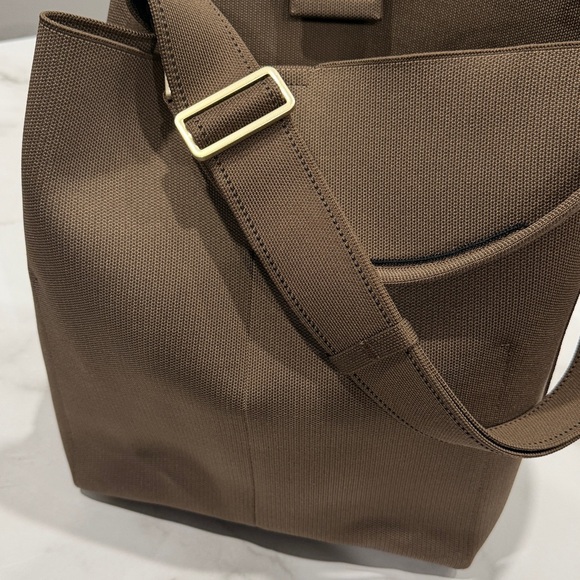 RARE Rothys Bucket Bag Brown Purse Like New - Picture 9 of 13